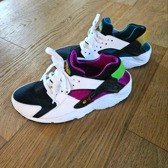 Nike Other - Nike Huarache, Size 7Y